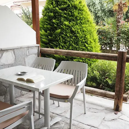 Leonidas Apartments And Suites Μόλα Καλύβα Εξωτερικό φωτογραφία