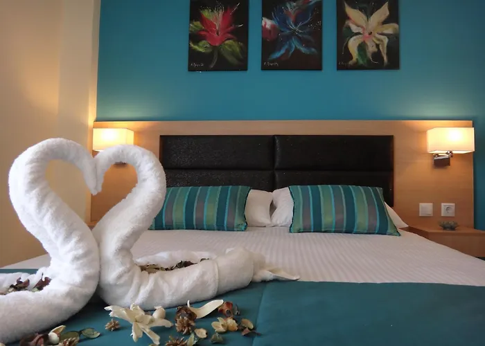 Leonidas Apartments And Suites